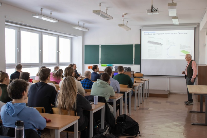 Przepisy kadłubowe i ich zastosowanie. Inspirujące spotkanie na WIMiO