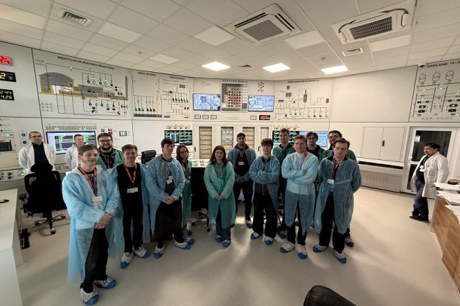 Jak wygląda praca z reaktorem w praktyce? Studenci WIMiO w Narodowym Centrum Badań Jądrowych