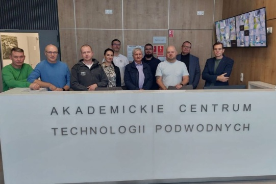 Pracownicy WIMiO z wizytą w Akademickim Centrum Technologii Podwodnych AMW