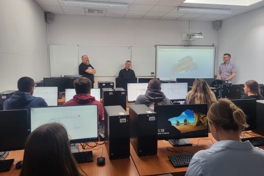 Trwa 2. edycja kursu z Cadmatic Hull. "Większe szanse dla studentów na rynku pracy"
